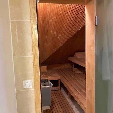 Rooftop 180m2 Loft With Private Sauna, Apartment