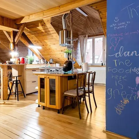 Rooftop 180m2 Loft With Private Sauna, דירה