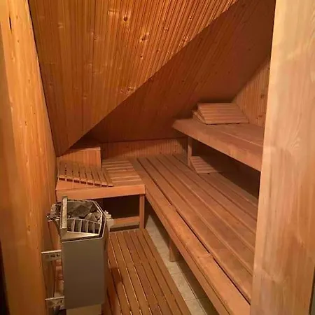 Rooftop 180m2 Loft With Private Sauna, ברטיסלאבה