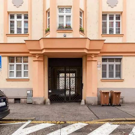 Rooftop 180m2 Loft With Private Sauna, Apartment Bratislava